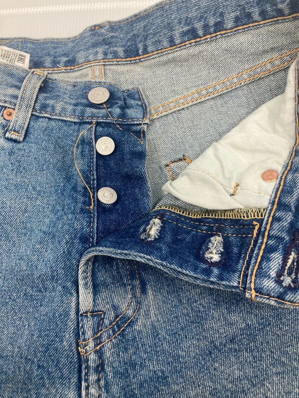 Levi’s 501 Button Fly Denim Shorts Med Wash W28 Vintage Aesthetic S629